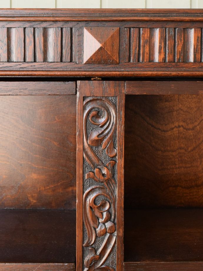 オープンシェルフの装飾