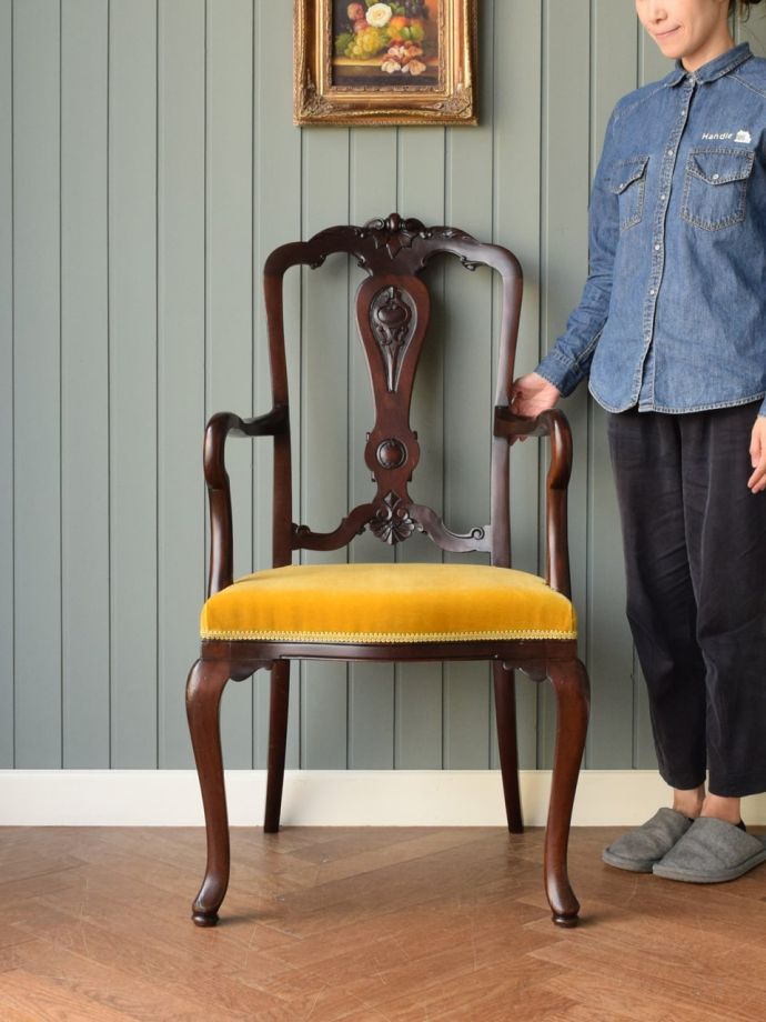 英国アンティークのサロンチェア