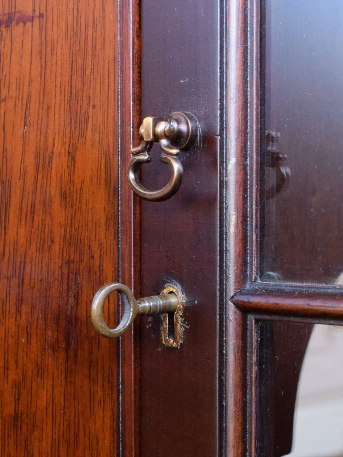 サイドバイサイドの取っ手