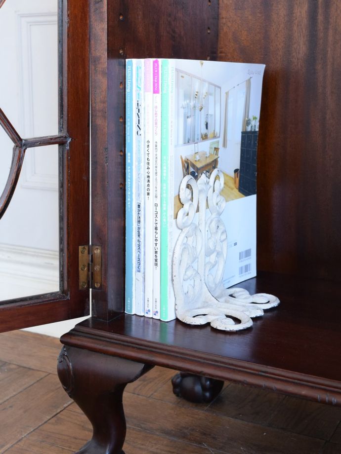 収納たっぷりのキャビネット