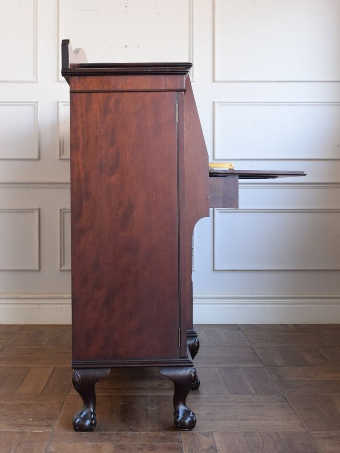 アンティーク家具の側面