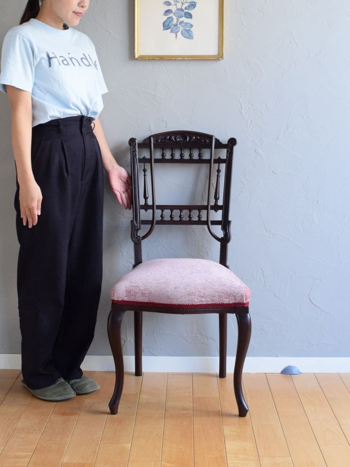 英国アンティークのサロンチェア