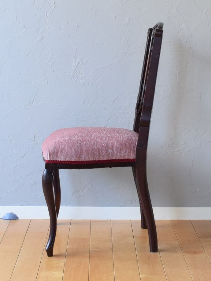 アンティークの椅子の側面