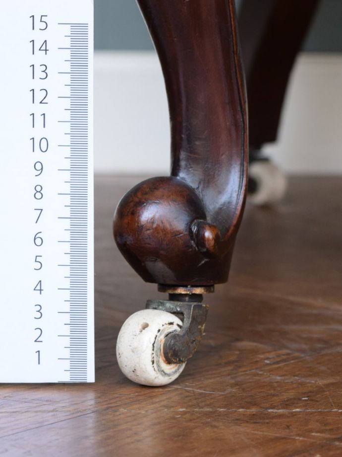 アンティーク椅子の脚