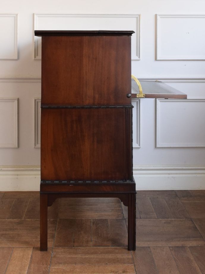 ビューローの側面