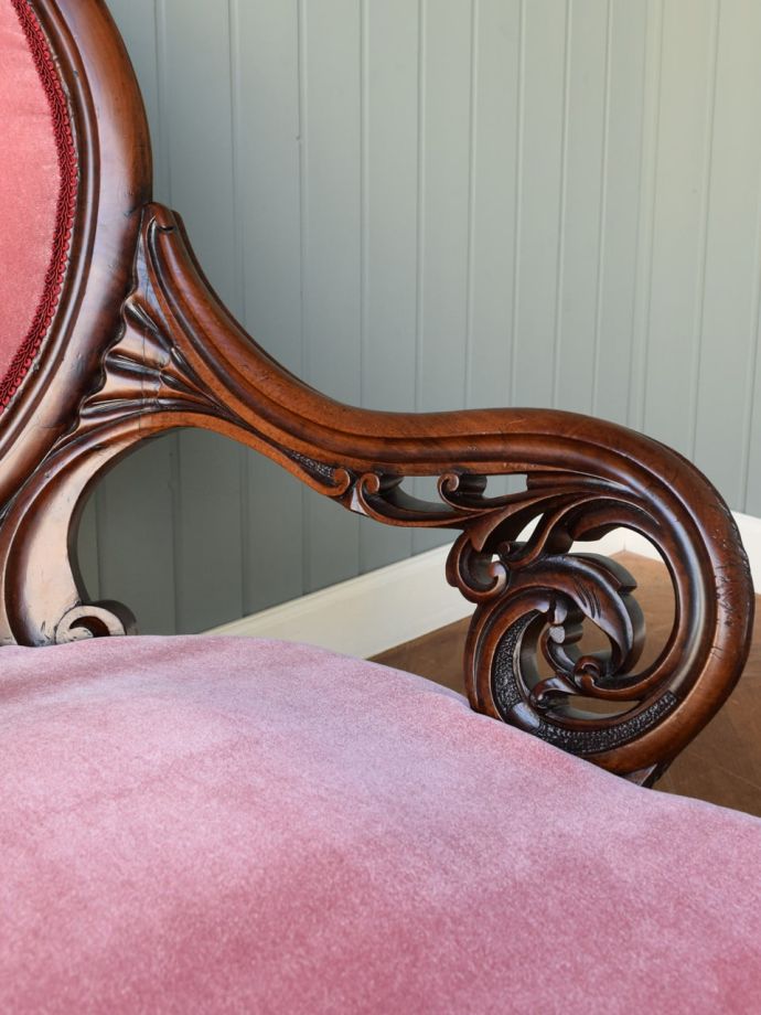 アンティークの椅子のアーム