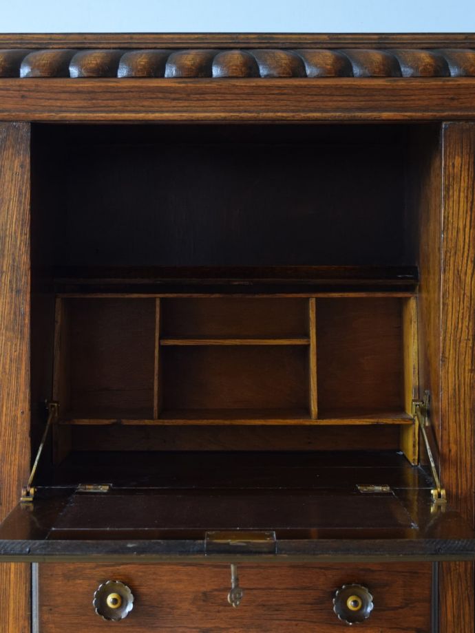 アンティークビューローの扉の中