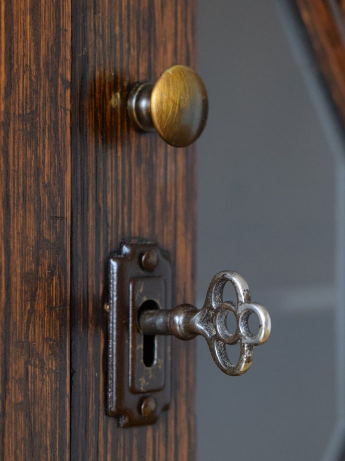 アンティーク家具の取っ手