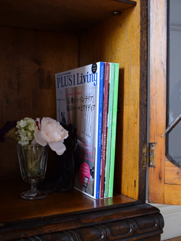 収納たっぷりのキャビネット