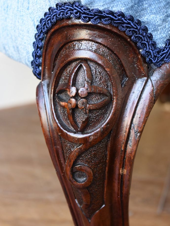 イギリスらしい美しい彫