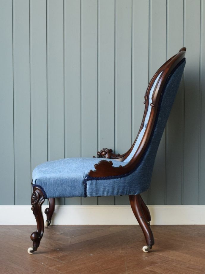 横から見ても優雅な立ち姿