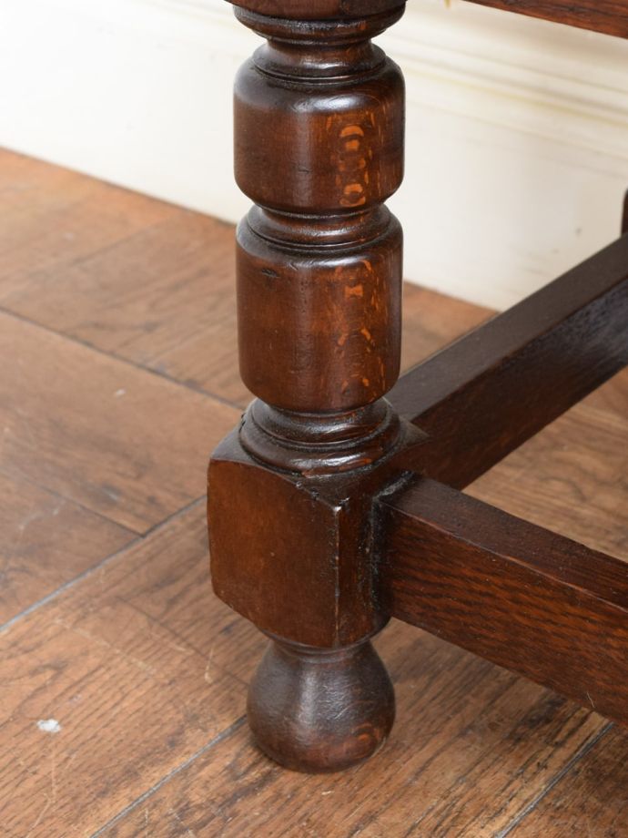 アンティーク家具の脚