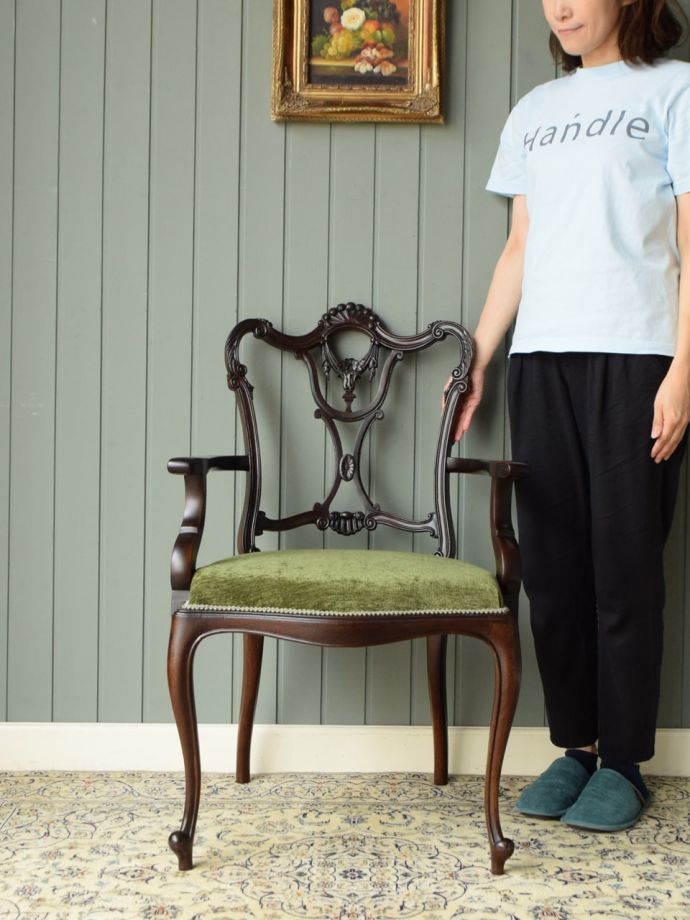 英国アンティークのサロンチェア