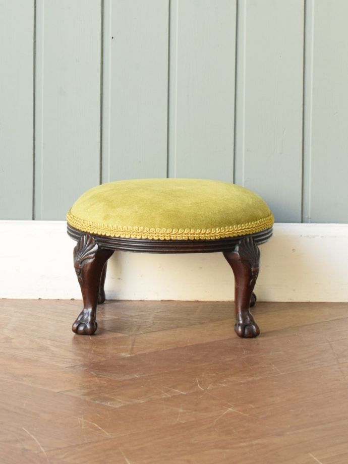 アンティークスツールの側面