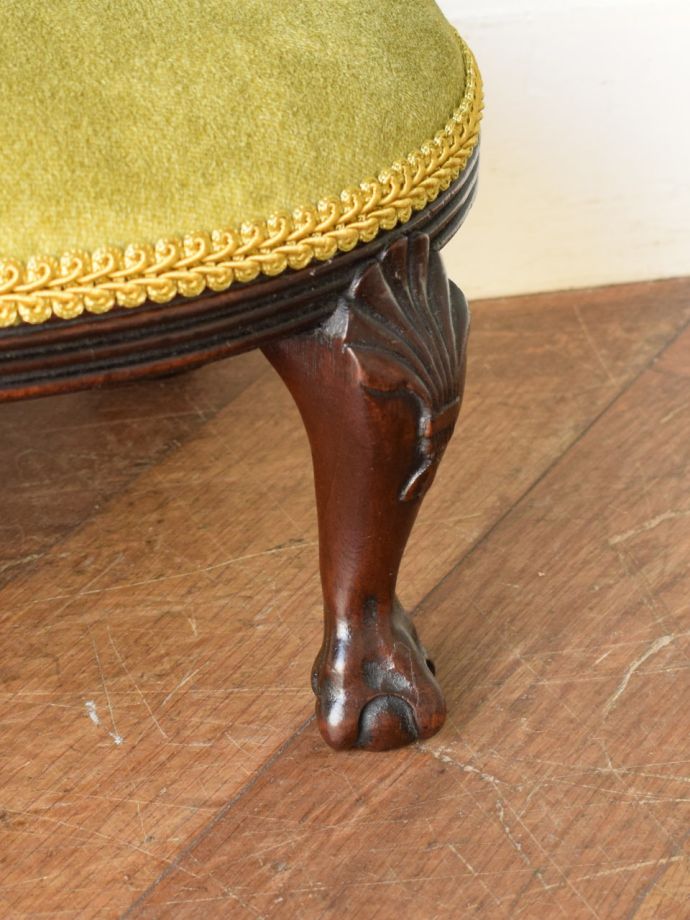 アンティークスツールの脚