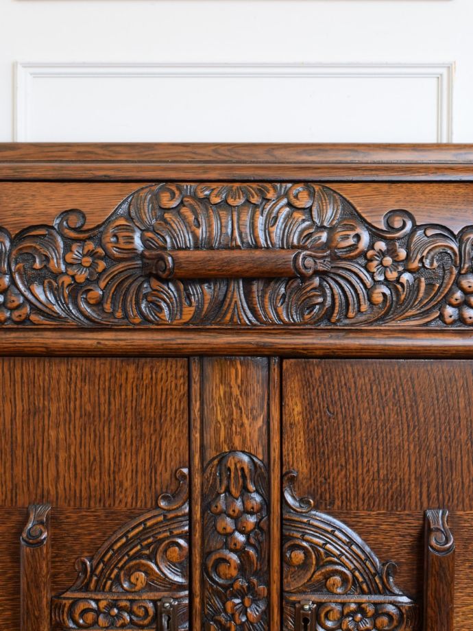 サイドボードの装飾