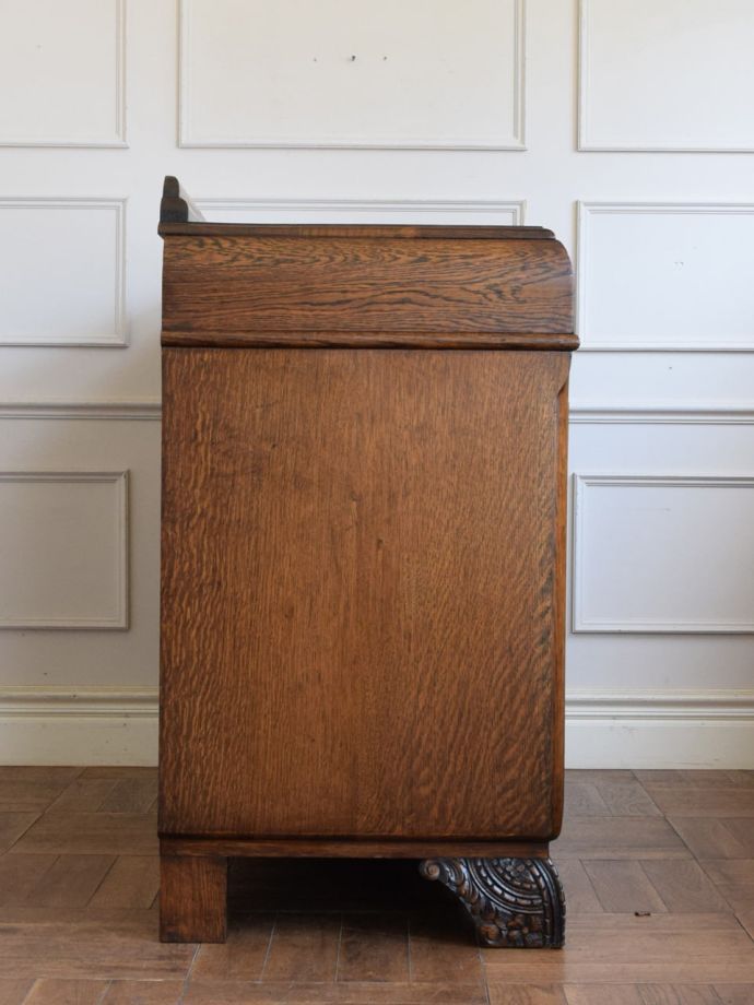 サイドボードの側面