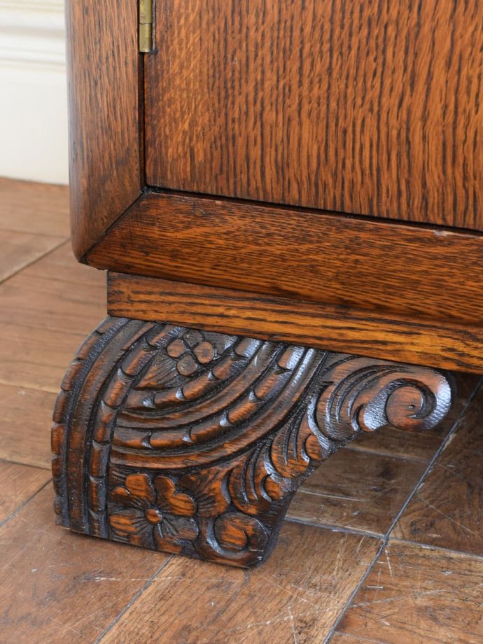 アンティーク家具の脚