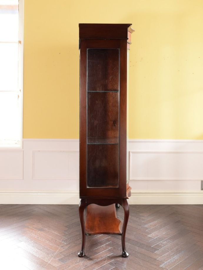 キャビネットの側面