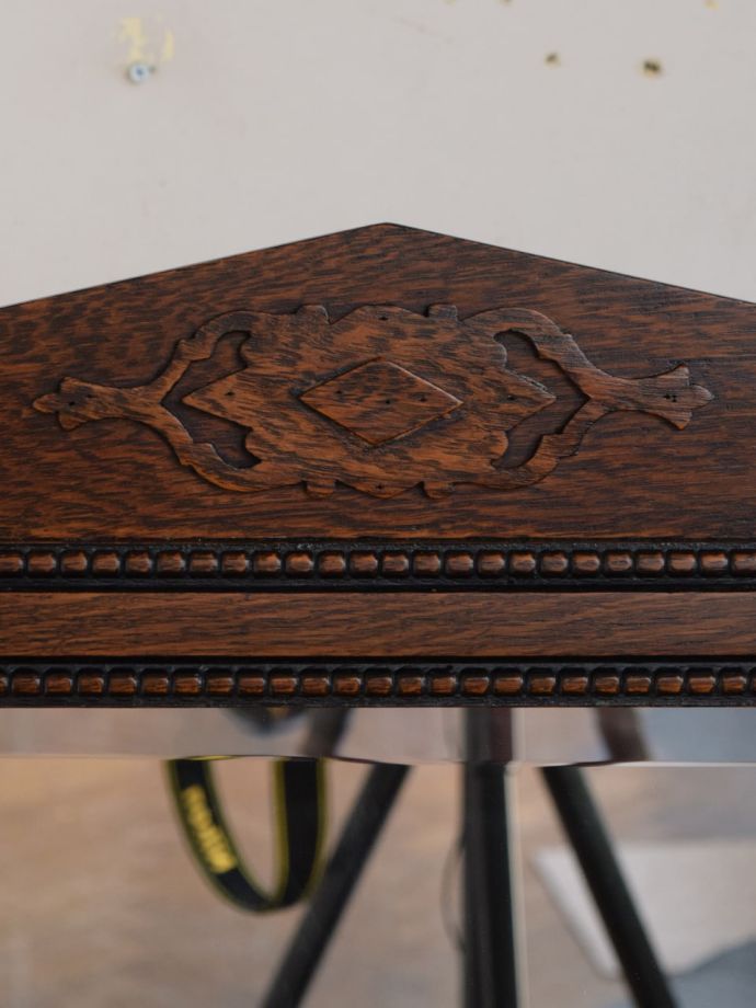 アンティークミラーの装飾