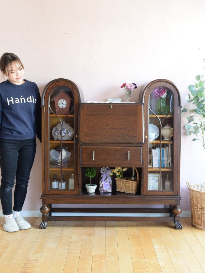 英国アンティークのサイドバイサイド