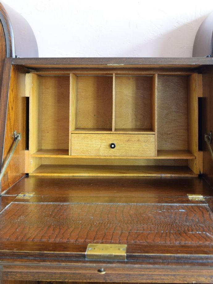 アンティークビューローの扉の中