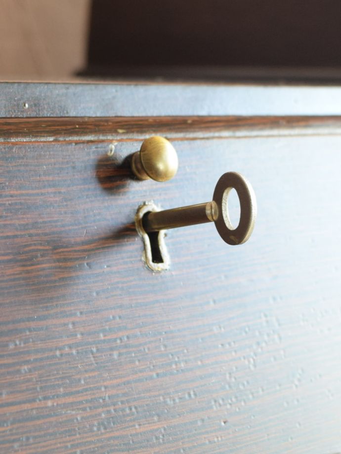 書斎デスクのカギ