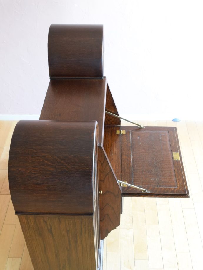 キャビネットの天板