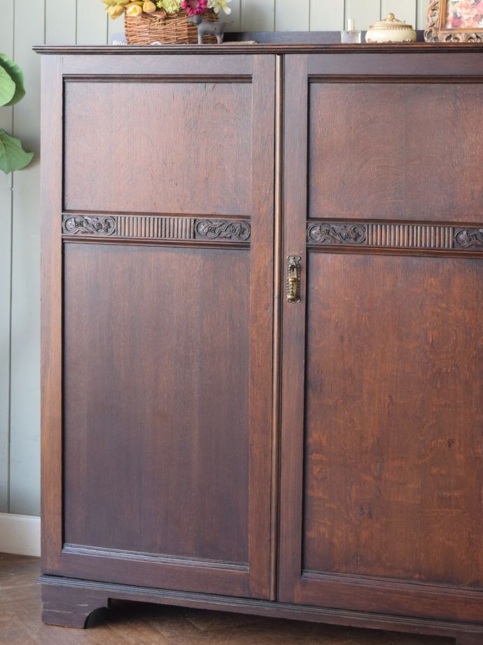 アンティーク家具らしさが漂う装飾