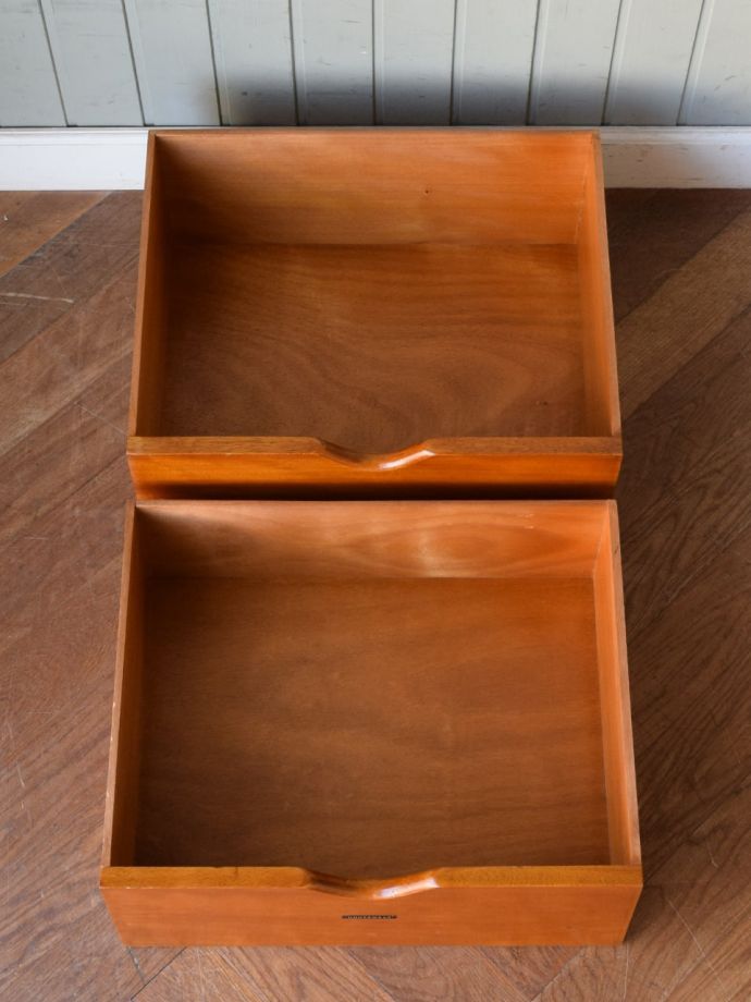 ワードローブの引き出し