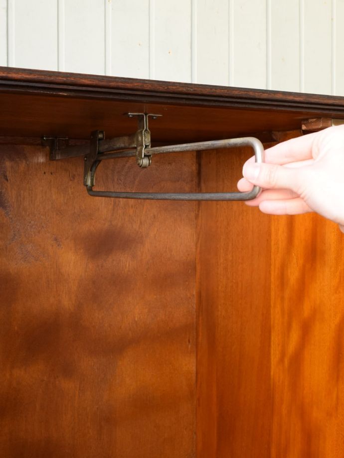 ワードローブのハンガー