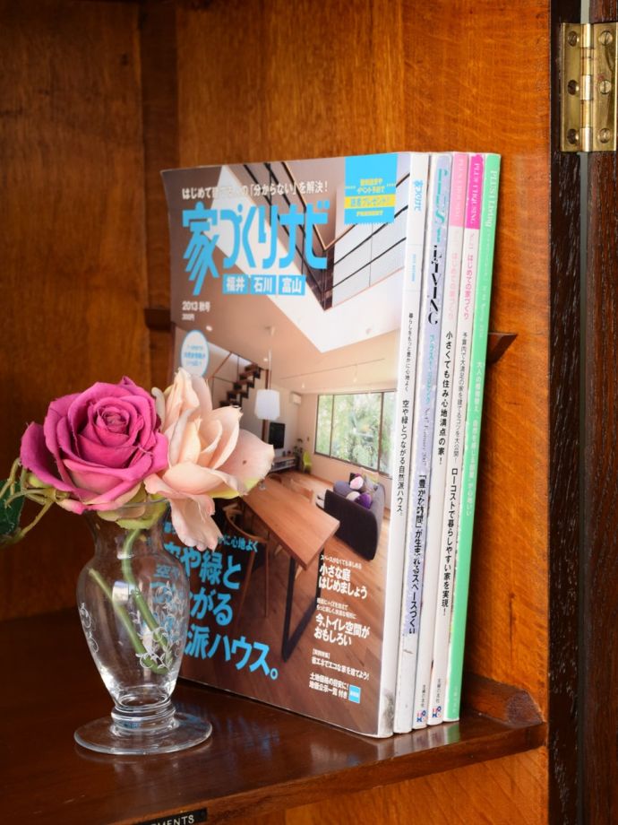 ワードローブの扉の中