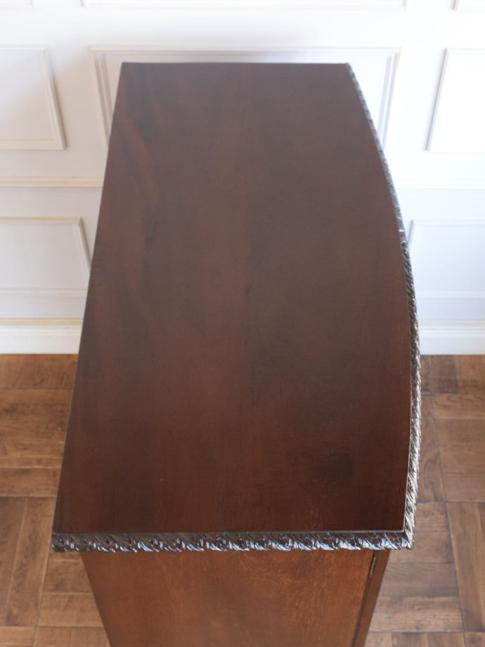 サイドボードの形