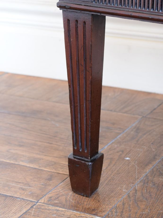 アンティーク家具の脚