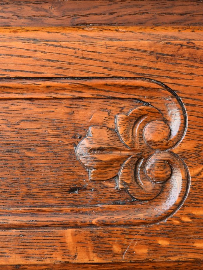 アンティークデスクの装飾