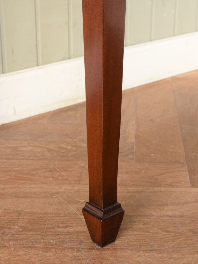 アンティークデスクの脚