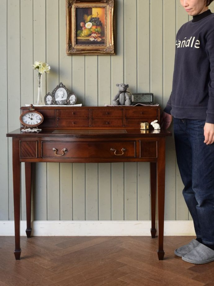 英国アンティークのデスク