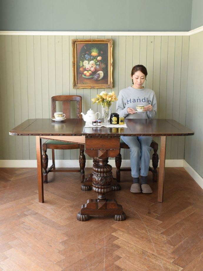 アンティークのゲートレッグテーブル