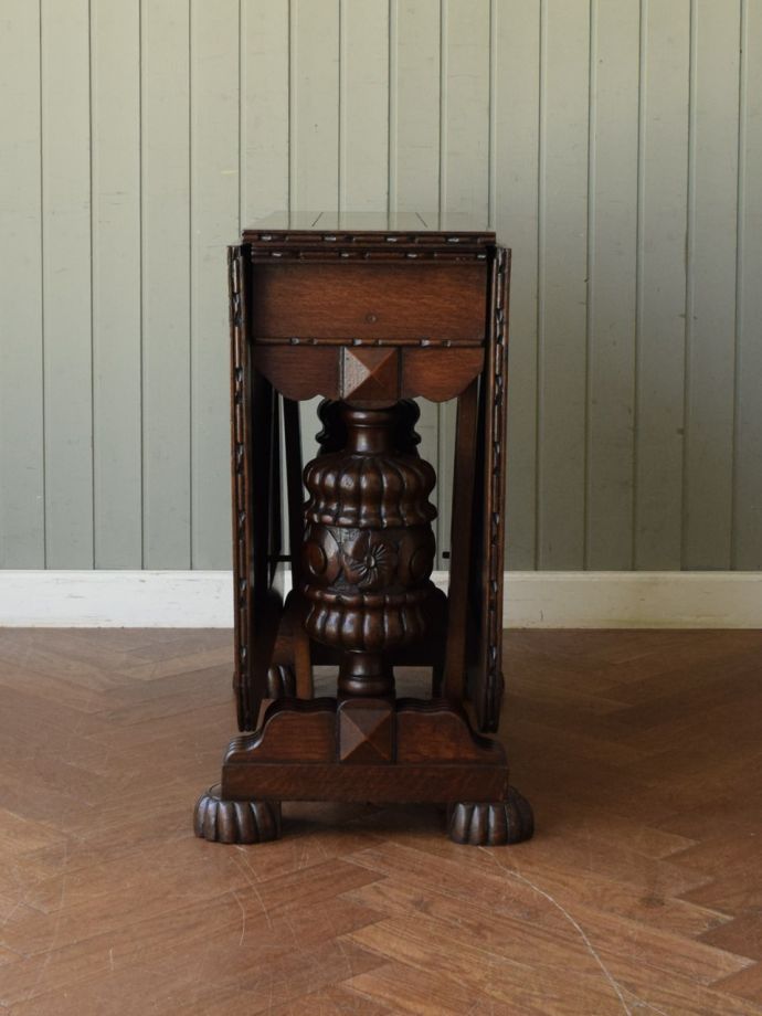 折り畳み式テーブルの側面