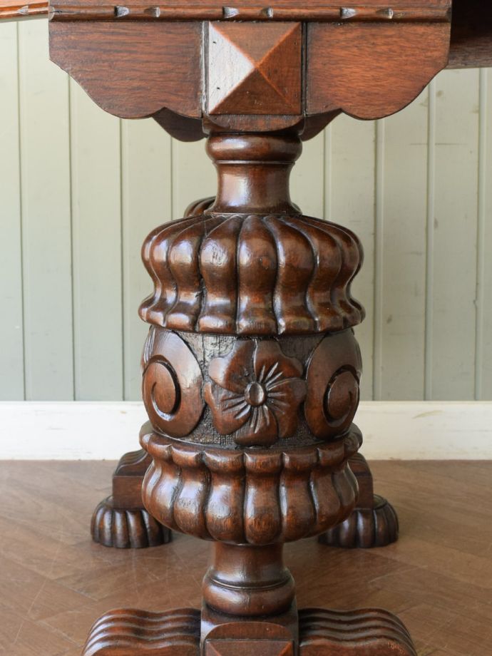 アンティークらしい装飾