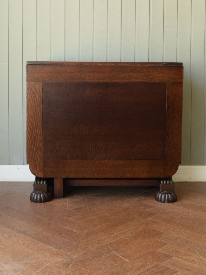 畳んだ時のゲートレッグテーブル