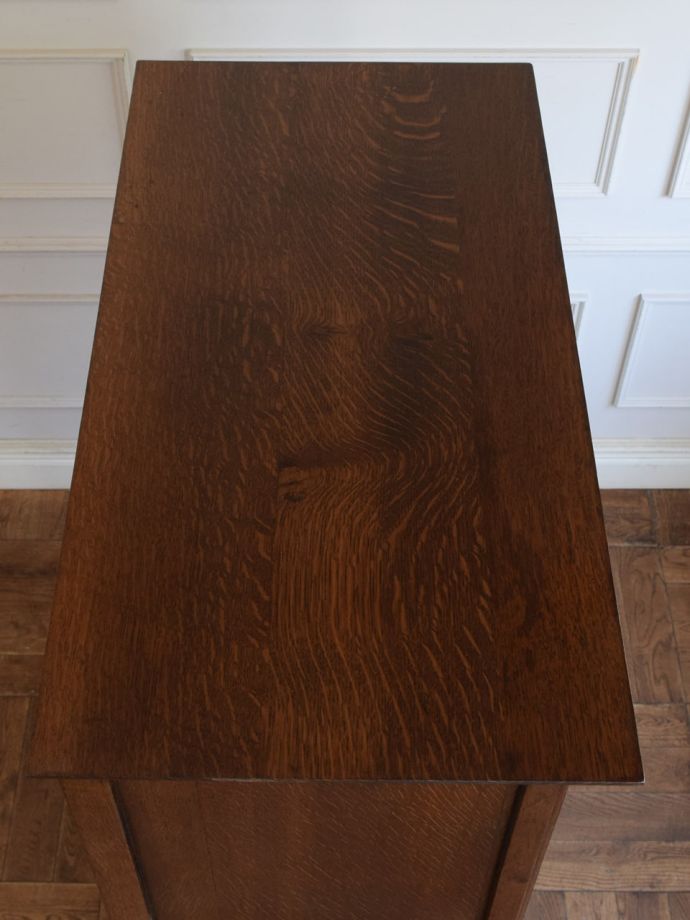 アンティークチェストの天板