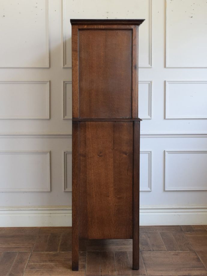 アンティークチェストの側面