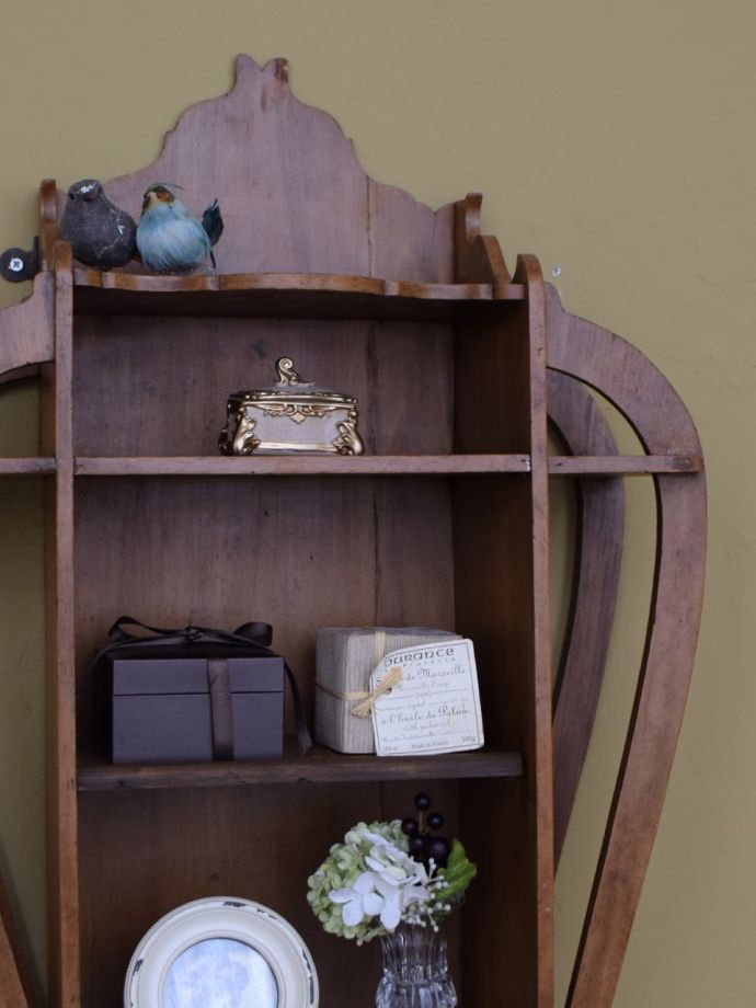 おしゃれなウォールシェルフ
