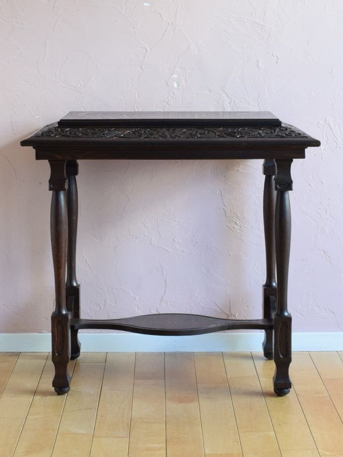 どこから見てもキレイなサイドテーブル