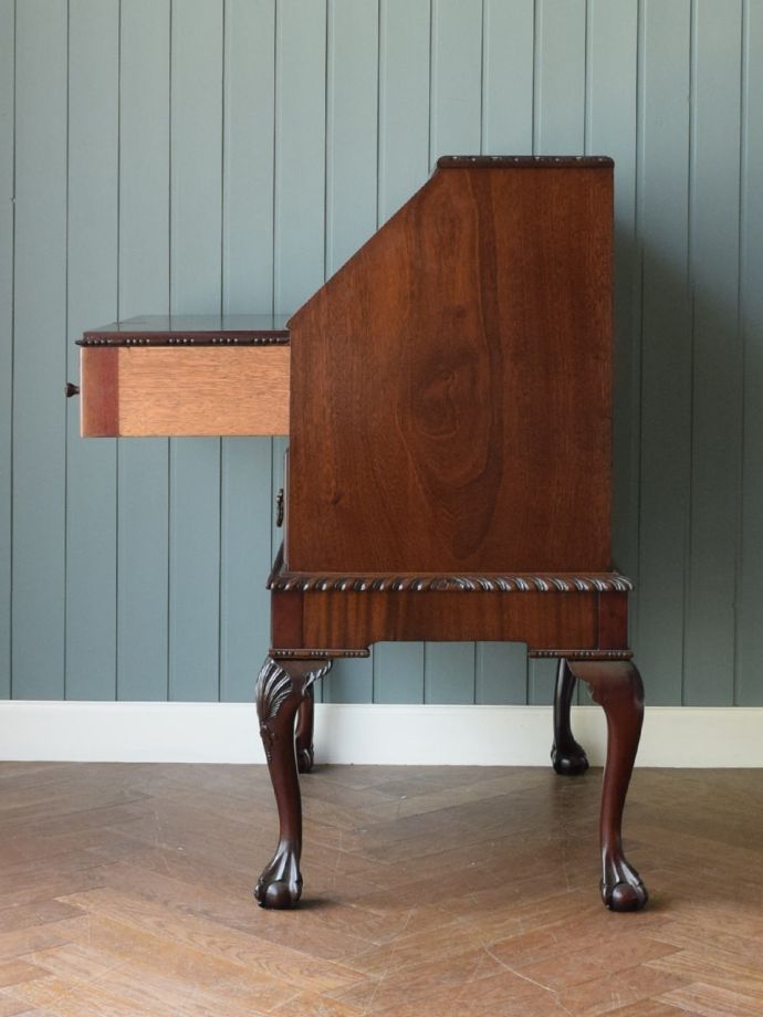 ビューローの側面