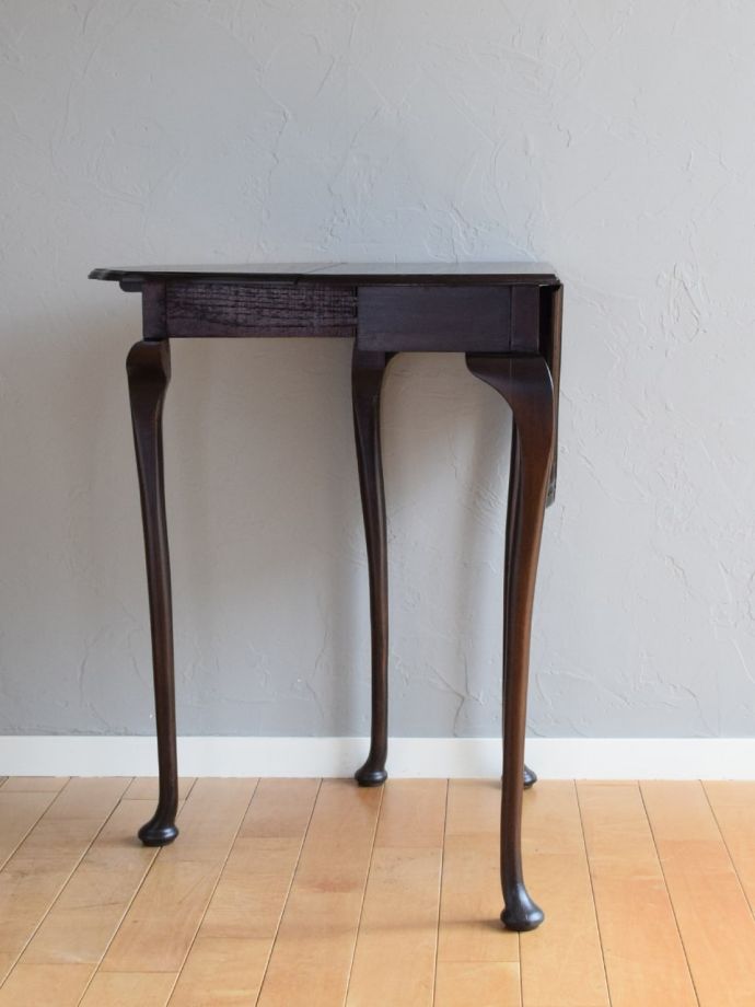 片足を開いた折り畳みテーブル