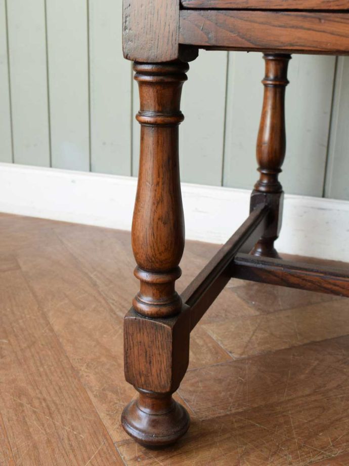 アンティーク家具の脚