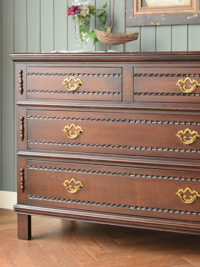 おしゃれなアンティークチェスト