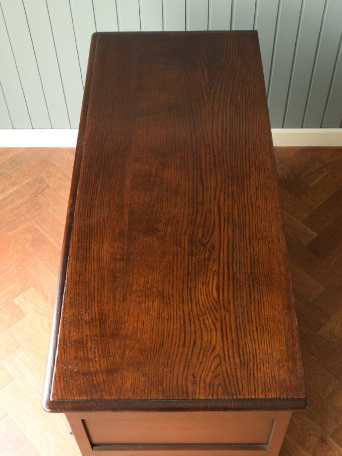 アンティークチェストの天板